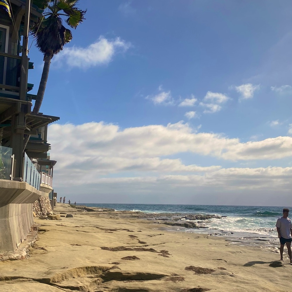 Meet your SoCal Posher 🌊☀️🏝️